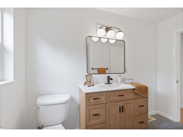 9710 Sw 52ND Ave, Portland, OR 97219