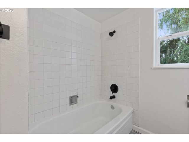 9710 Sw 52ND Ave, Portland, OR 97219