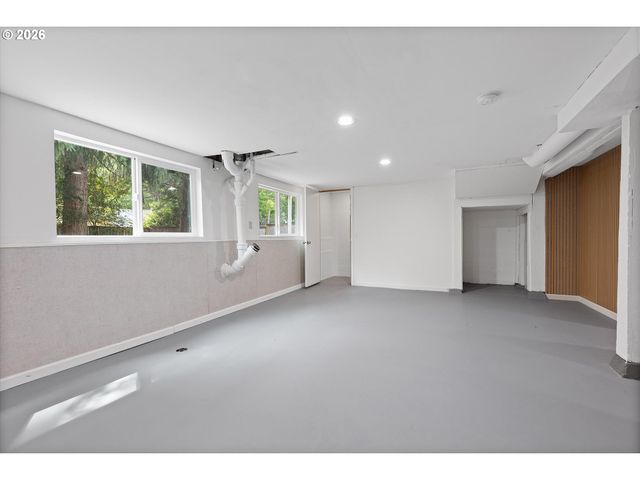 9710 Sw 52ND Ave, Portland, OR 97219
