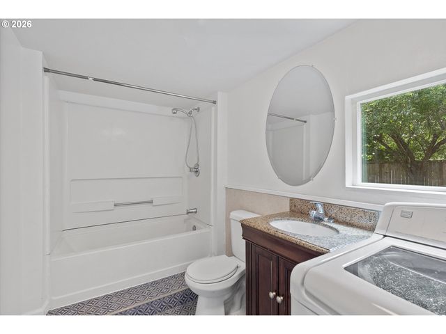 9710 Sw 52ND Ave, Portland, OR 97219