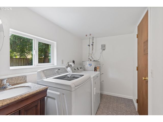 9710 Sw 52ND Ave, Portland, OR 97219