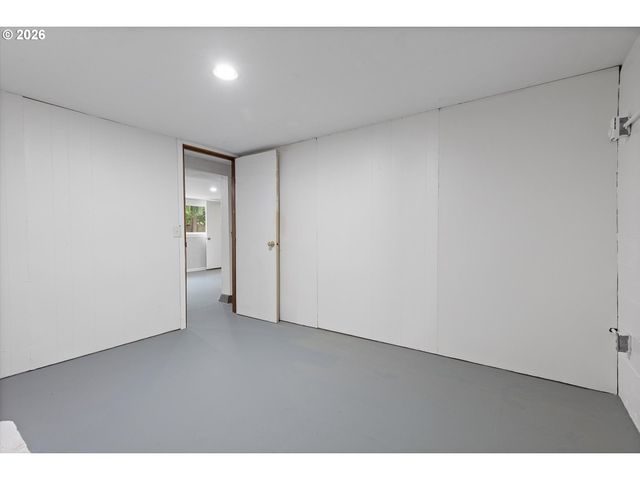 9710 Sw 52ND Ave, Portland, OR 97219