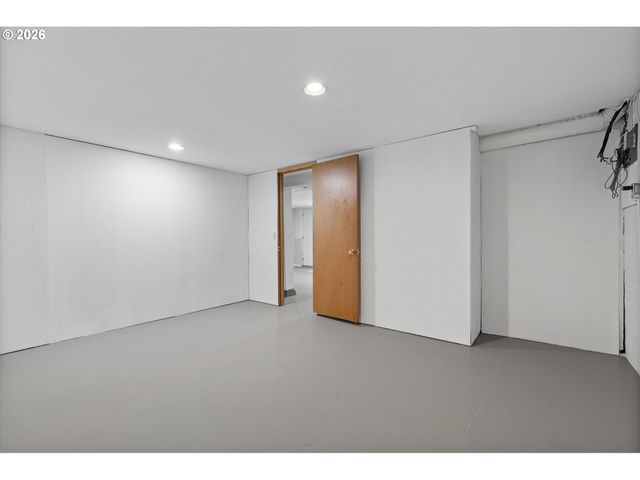9710 Sw 52ND Ave, Portland, OR 97219