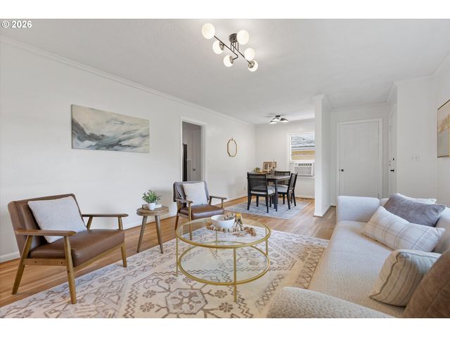 9710 Sw 52ND Ave, Portland, OR 97219
