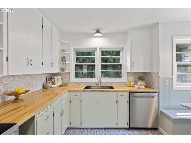 9710 Sw 52ND Ave, Portland, OR 97219
