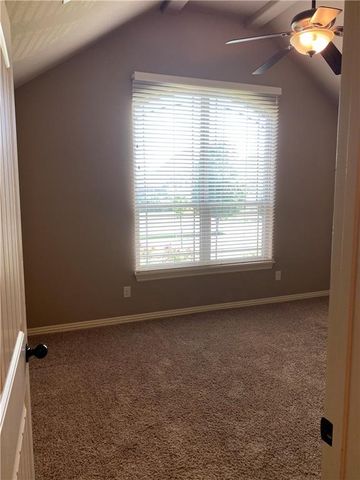 4490 W Wyoming Drive, Fayetteville, AR 72704