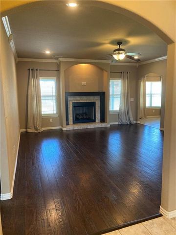 4490 W Wyoming Drive, Fayetteville, AR 72704
