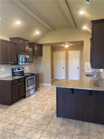 4490 W Wyoming Drive, Fayetteville, AR 72704