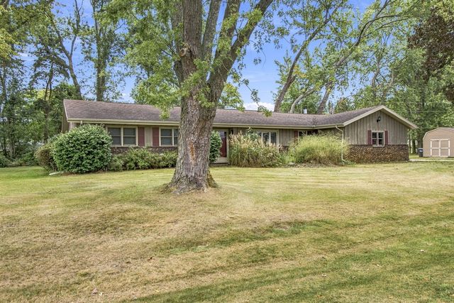 621 Manitou Road, Saint Joseph, MI 49085