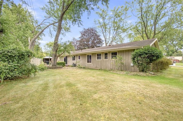 621 Manitou Road, Saint Joseph, MI 49085