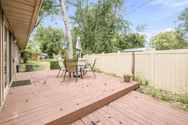 621 Manitou Road, Saint Joseph, MI 49085