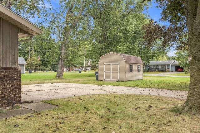 621 Manitou Road, Saint Joseph, MI 49085