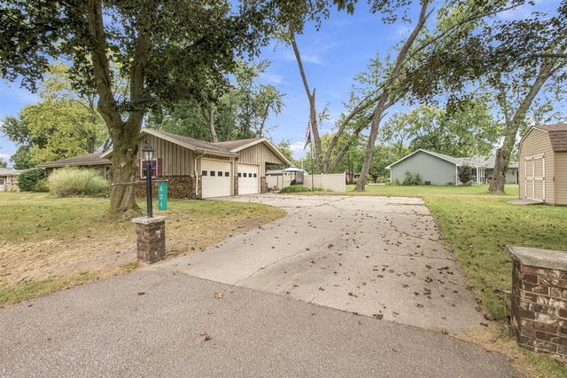 621 Manitou Road, Saint Joseph, MI 49085