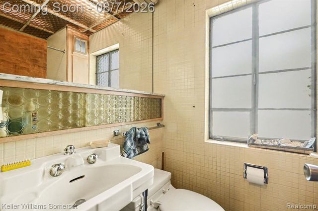 6920 Coolidge Highway, Troy, MI 48098