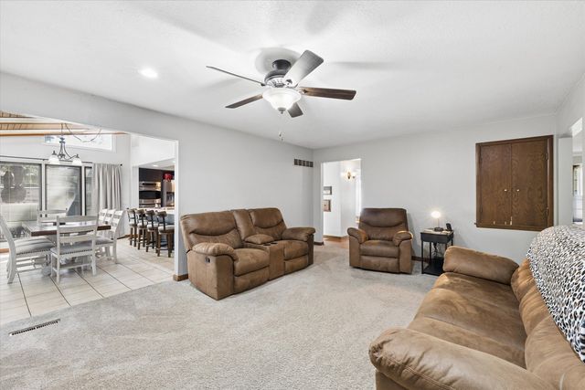 4429 Belle Avenue, Davenport, IA 52807
