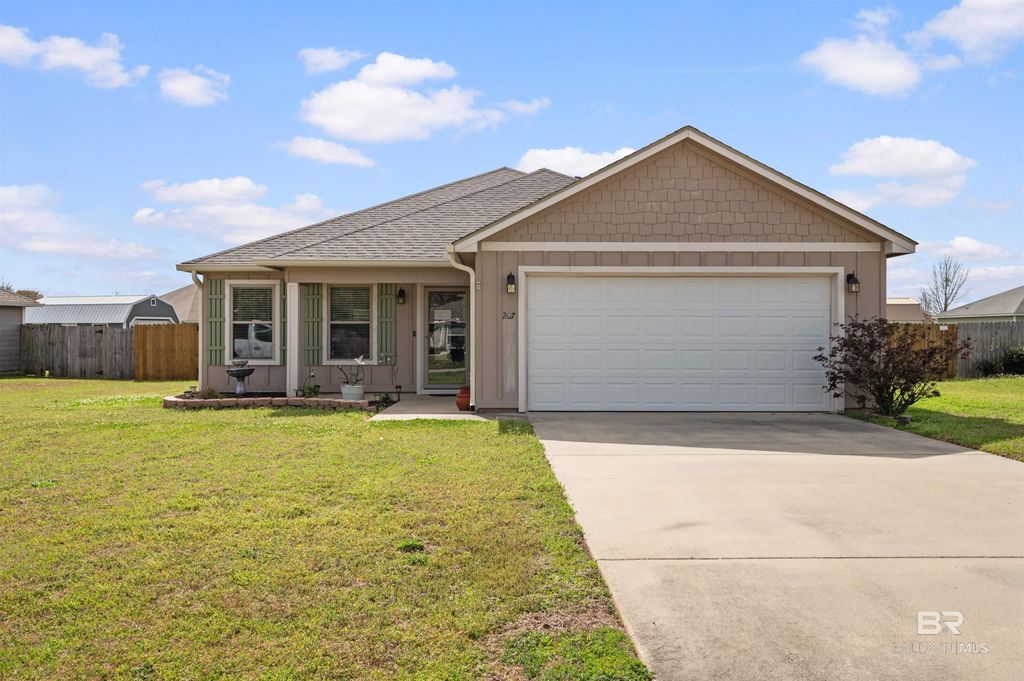 207 Lakefront Circle, Summerdale, AL 36580