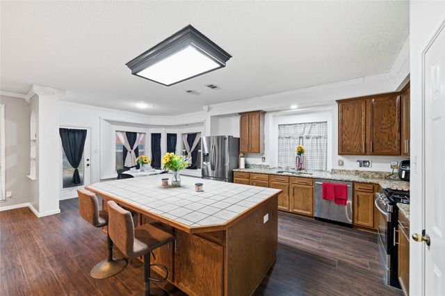 525 Magnolia Trail, Desoto, TX 75115