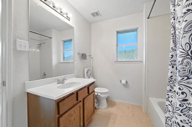 525 Magnolia Trail, Desoto, TX 75115