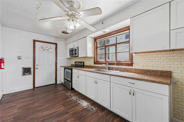 305 WASHINGTON AVE, Charleroi Boro, PA 15022