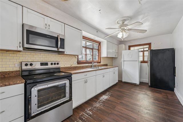305 WASHINGTON AVE, Charleroi Boro, PA 15022