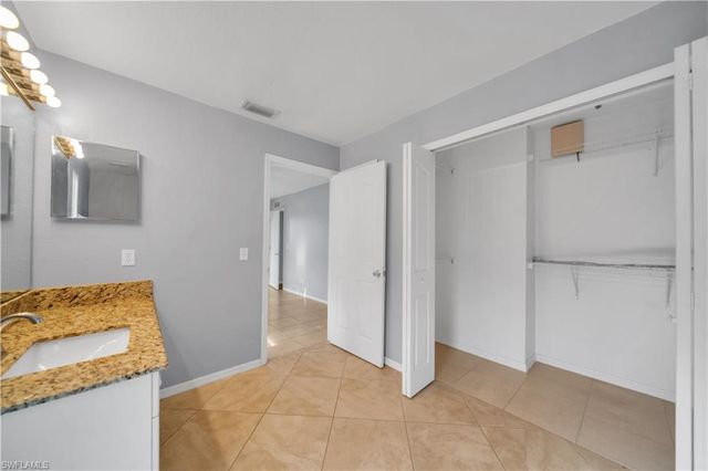2321 Kismet PKWY E, Cape Coral, FL 33909