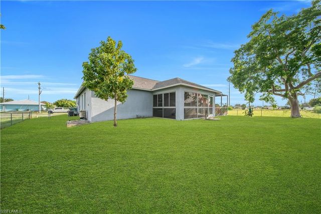 2321 Kismet PKWY E, Cape Coral, FL 33909