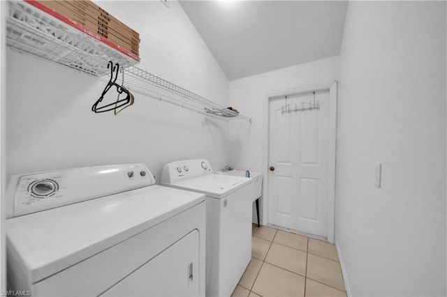 2321 Kismet PKWY E, Cape Coral, FL 33909