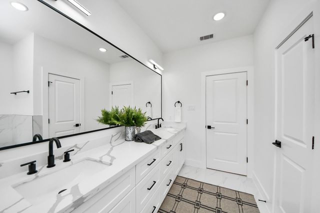 2434 Harrington Street, Houston, TX 77026