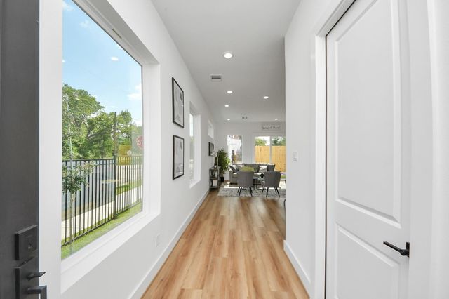 2434 Harrington Street, Houston, TX 77026