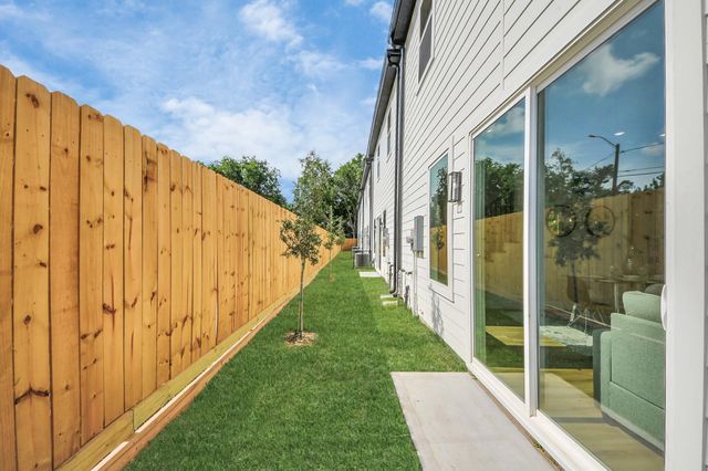 2434 Harrington Street, Houston, TX 77026