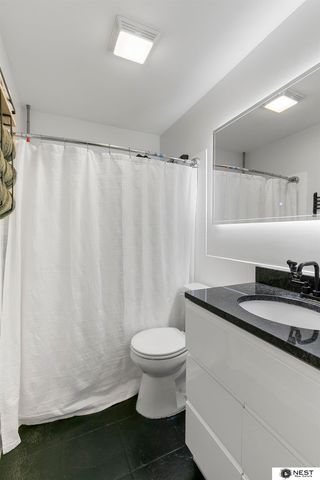 1571 S 48th Street, Lincoln, NE 68506