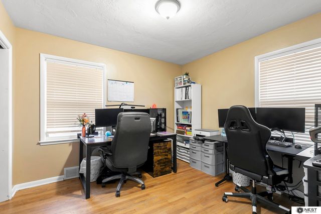 1571 S 48th Street, Lincoln, NE 68506