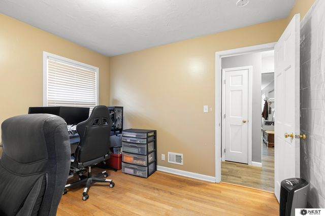 1571 S 48th Street, Lincoln, NE 68506