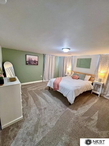 1571 S 48th Street, Lincoln, NE 68506