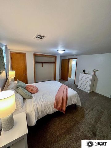 1571 S 48th Street, Lincoln, NE 68506