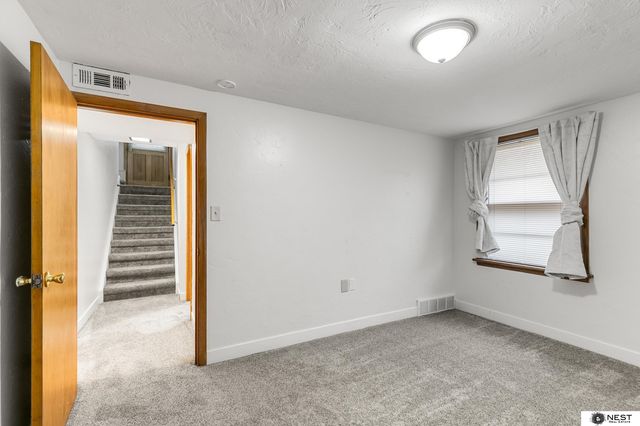 1571 S 48th Street, Lincoln, NE 68506