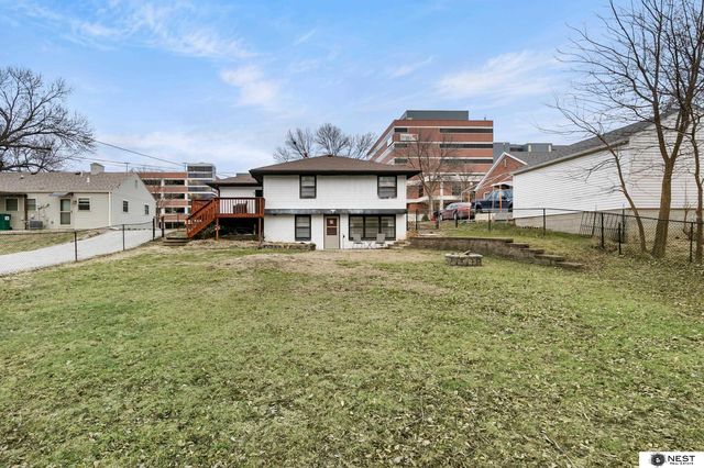 1571 S 48th Street, Lincoln, NE 68506