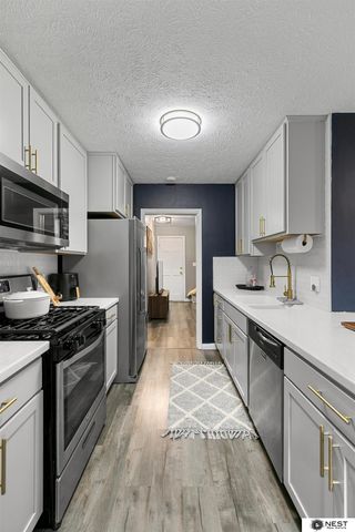 1571 S 48th Street, Lincoln, NE 68506