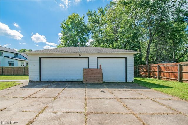 63 Ernest Drive, Tallmadge, OH 44278