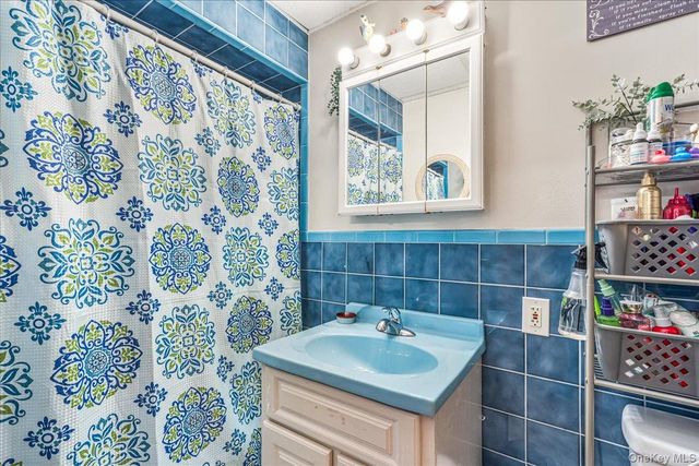 73-51 70th Street, Glendale, NY 11385