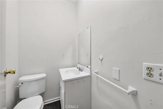 139 S Manhattan 145, Los Angeles, CA 90004