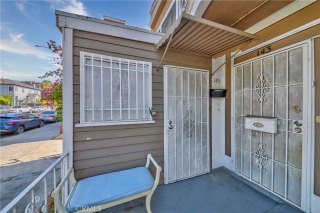 139 S Manhattan 145, Los Angeles, CA 90004