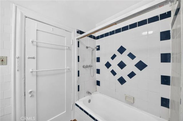 139 S Manhattan 145, Los Angeles, CA 90004