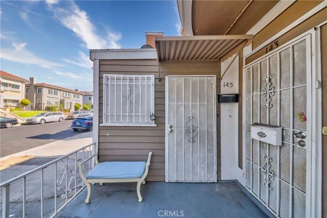 139 S Manhattan 145, Los Angeles, CA 90004