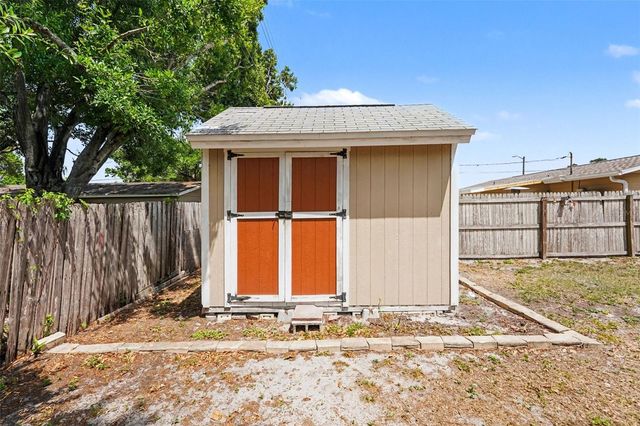 5529 57TH AVENUE N, St Petersburg, FL 33709