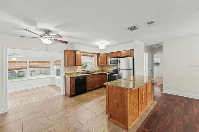 5529 57TH AVENUE N, St Petersburg, FL 33709