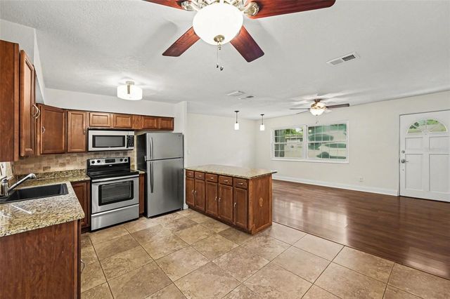 5529 57TH AVENUE N, St Petersburg, FL 33709