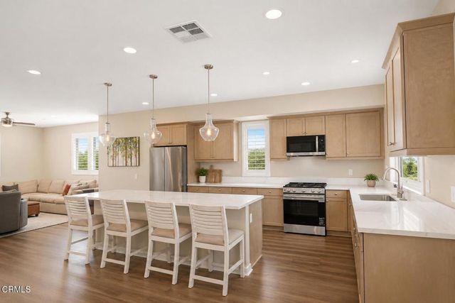 571 Via Chelsea, Camarillo, CA 93012