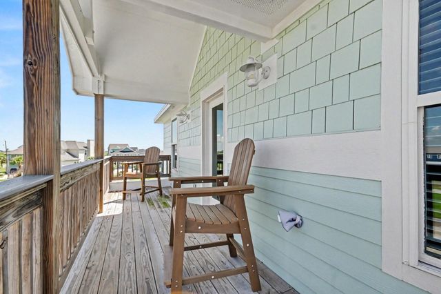 3918 Palmdale Court, Galveston, TX 77554