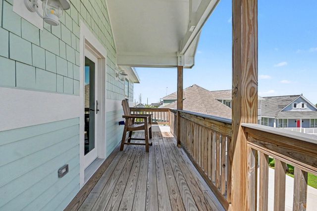 3918 Palmdale Court, Galveston, TX 77554
